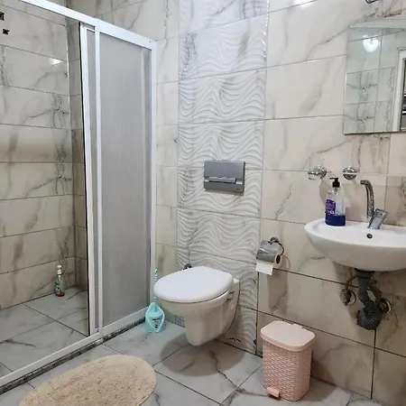Apartman Kozalak Evleri *